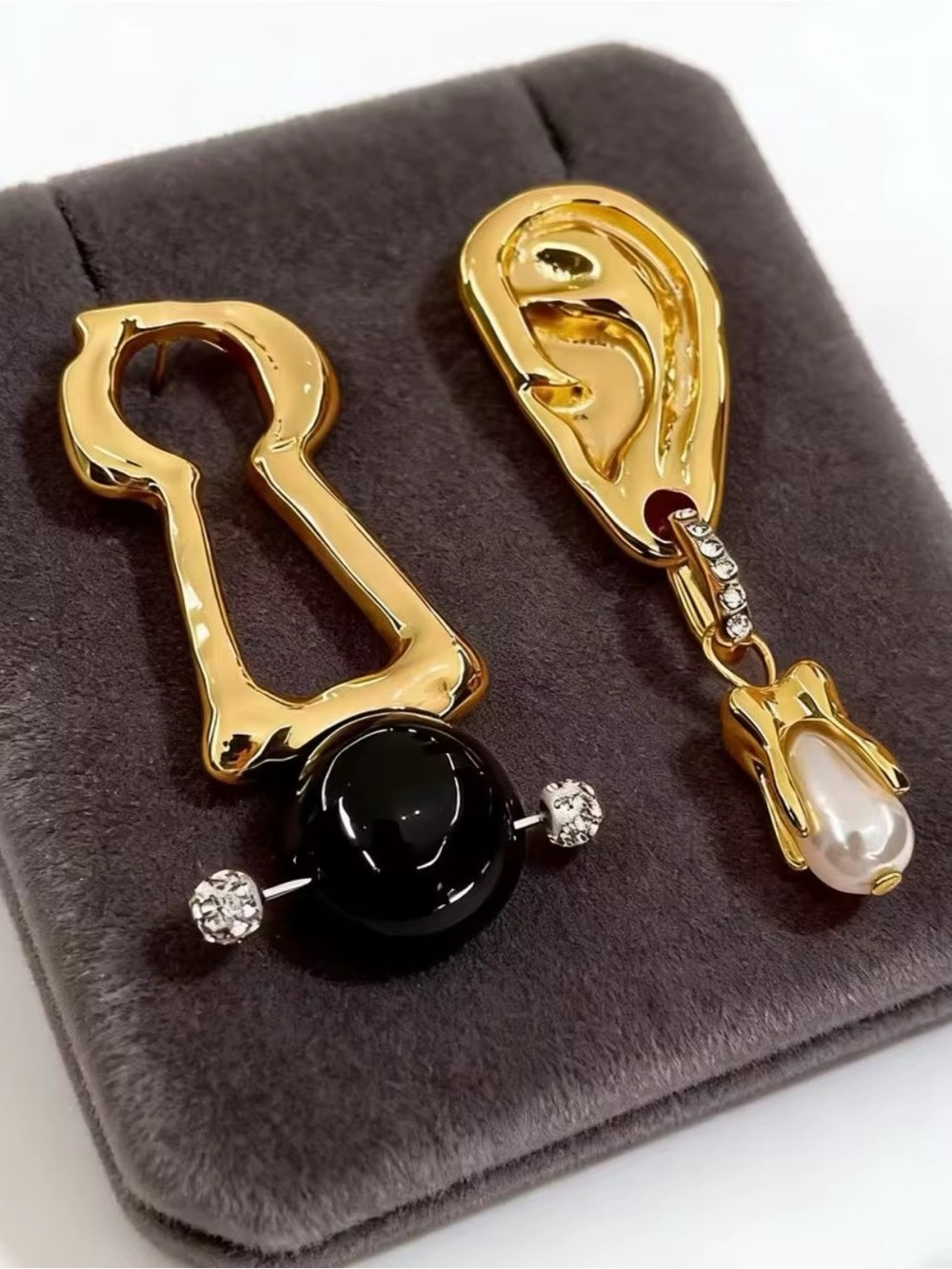 Gold-Tone Asymmetrical Ear & Keyhole Drop Earrings with Black and Pearl Accents - Picture 4 of 5
